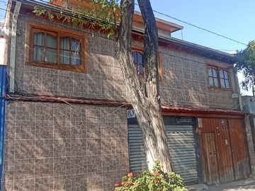 Casa en venta en Artemio Gutiérrez 1436, Santiago - 5 dormitorios, 2 baños