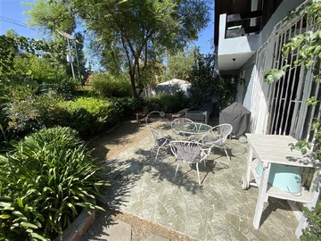 Casa en venta en Candelaria goyenechea/luis carrera, Vitacura - 8 dormitorios, 5 baños