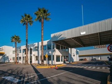 Bodega en arriendo mensual en Costanera Norte // Los Gobelinos // Autopista Central, Renca - 7 baños