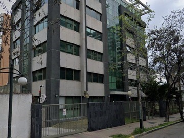Oficina en venta en Sector Av. Suecia Irarrázaval, Ñuñoa - 5 dormitorios, 3 baños
