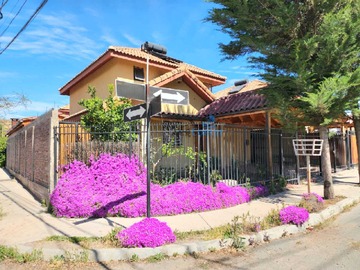 Casa en venta en Los Volcanes, Til til - 3 dormitorios, 4 baños