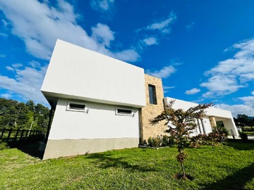 Casa en venta en Vendo gran casa con parcela molco pucon (125816), Pucón - 4 dormitorios, 3 baños