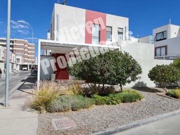Casa en venta en Se vende hermosa casa en condominio travesía del desierto, Calama - 3 dormitorios, 3 baños