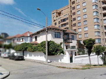 Casa en arriendo mensual en Agua santa, Viña del Mar - 6 dormitorios, 4 baños