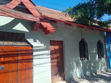 Casa en venta en Casa barrio rondizzoni 3 dormitorios 2 baños estacionamiento, Santiago - 3 dormitorios, 2 baños