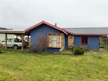 Bodega en venta en Parcela con casa y Bodega a paso de aeropuerta Tepual, Puerto Montt - 4 dormitorios, 2 baños