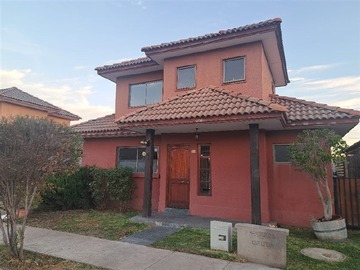 Casa en arriendo mensual en Av. Santa cruz, La Cruz - 3 dormitorios, 3 baños