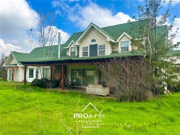 Casa en venta en Av. El valle, Colina - 5 dormitorios, 4 baños