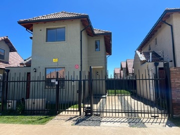 Casa en venta en Hacienda esmeralda, Talca - 3 dormitorios, 3 baños