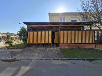 Casa en venta en Lirio de los Valles 8551, Renca - 3 dormitorios, 2 baños