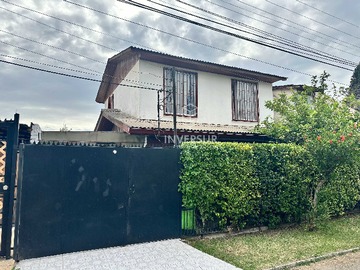 Casa en venta en Casa de dos pisos en metro los quillayes (159824), La Florida - 4 dormitorios, 2 baños