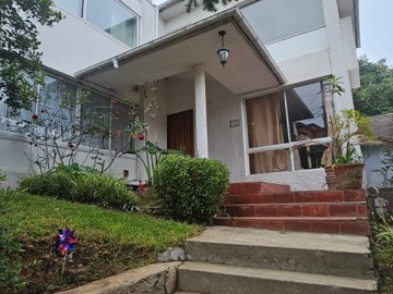 Casa en venta en Viña del Mar, Viña del Mar - 4 dormitorios, 3 baños