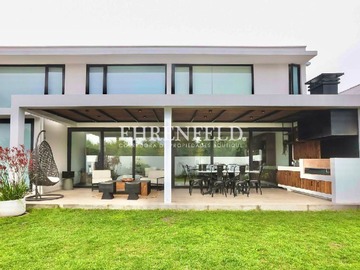 Casa en venta en Concón, Pinares de Montemar, Concón - 4 dormitorios, 5 baños
