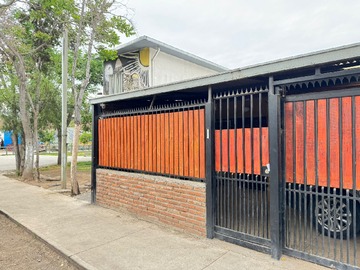 Casa en venta en Comandante Véliz, Recoleta, Región Metropolitana de Santiago 8420000, Chile, Recoleta - 5 dormitorios, 2 baños