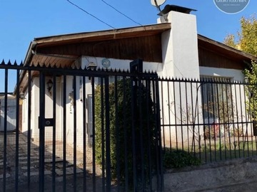 Casa en venta en Primera Transversal &amp; Avenida Maipú, Maipú, Chile, Plaza de Maipú, Maipú - 3 dormitorios, 1 baño