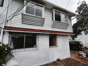 Casa en arriendo mensual en Almirante Gómez Carreño, Viña del Mar - 4 dormitorios, 2 baños