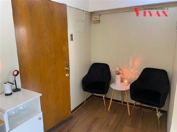 Oficina en venta en Pasos Metro Alcántara, Las Condes - 2 dormitorios, 1 baño
