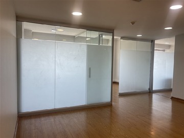Oficina en arriendo mensual en Av. La Dehesa 1200, Lo Barnechea - 3 dormitorios, 2 baños