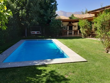 Casa en venta en Avenida Padre Sergio Correa, Colina - 4 dormitorios, 4 baños