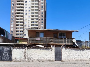 Casa en venta en Amplia Casa en Av Salesianos San Miguel - 8 dormitorios, 3 baños