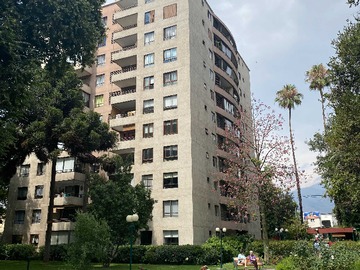 Departamento en venta en Espacioso dept 3D 2B 1Estc 1Bga Av Ossa Ñuñoa (71031), Ñuñoa - 3 dormitorios, 2 baños