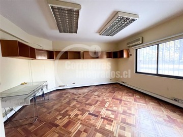 Oficina en venta en Bustamante con Providencia, Providencia - 5 dormitorios, 2 baños