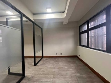 Oficina en arriendo mensual en Oficina de 42 m2 con 1 amplio Privado Edif Telar (87016), Temuco - 2 dormitorios, 2 baños