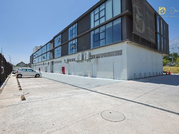 Oficina en venta en Avenida Consistorial 5791, Peñalolén, Santiago Metropolitan Region 7910000, Chile, Peñalolén - 1 baño