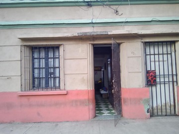 Casa en venta en Grumete Bustos, Independencia - 7 dormitorios, 2 baños