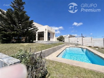 Casa en venta en Geronimo Mendez, Coquimbo - 3 dormitorios, 4 baños