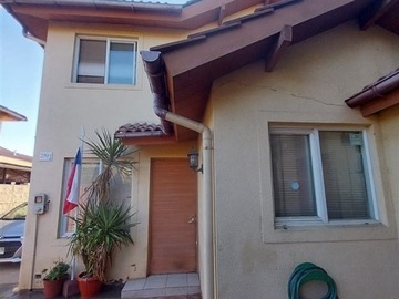 Casa en venta en Vlla las orquídeas II, Buin - 3 dormitorios, 3 baños