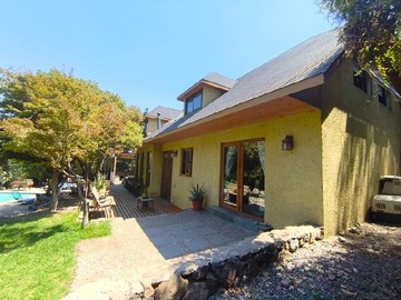 Casa en venta en Condominio arboretum, Peñalolén - 6 dormitorios, 4 baños