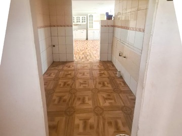 Casa en venta en Vende Amplia Casa en Maipu - 4 dormitorios, 1 baño
