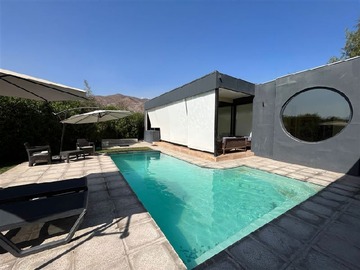 Casa en venta en Las brisas 1000, Colina - 4 dormitorios, 4 baños