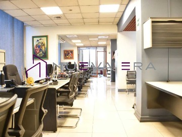 Oficina en arriendo mensual en Amplia Oficina de 395 m² en Mac Iver 484 (175689), Santiago - 8 baños