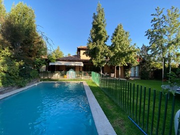 Venta / Casa / Colina