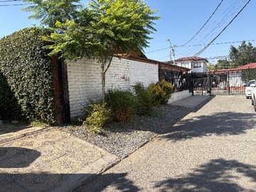 Casa en venta en en pasaje cerrado con portón eléctrico (156699), La Florida - 3 dormitorios, 2 baños