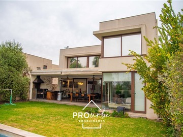 Casa en venta en Av.Chamisero, Colina - 6 dormitorios, 5 baños