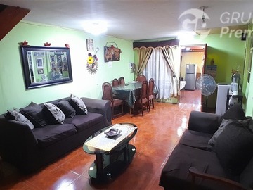 Casa en venta en Rio Douro y Calle Serrano, Cerro Navia - 4 dormitorios, 2 baños