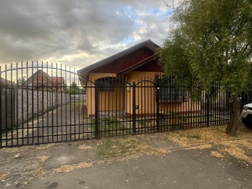 Casa en venta en Pasaje Los Marianistas, Chillán - 3 dormitorios, 2 baños