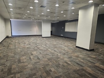 Oficina en arriendo mensual en Cerro El Plomo 7500, Las Condes - 2 dormitorios, 17 baños