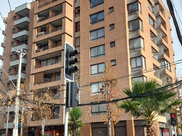 Departamento en venta en Departamento Se Vende Benito Rebolledo Macul - 3 dormitorios, 2 baños