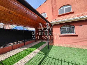 Casa en venta en Amplia casa de 3pisos en Pudahuel (174072), Pudahuel - 4 dormitorios, 3 baños
