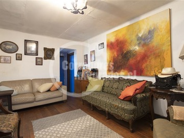 Casa en venta en Santa Julia, Ñuñoa - 4 dormitorios, 2 baños
