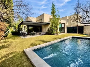 Casa en arriendo mensual en Condominio El Sendero, Colina - 3 dormitorios, 3 baños