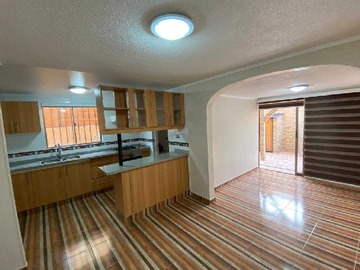 Casa en venta en Ideal para Inversión y Familia (140822), Quilicura - 4 dormitorios, 3 baños