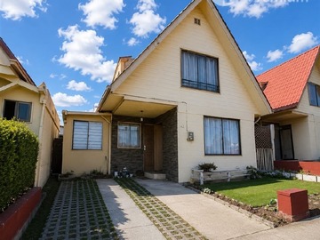 Casa en venta en Avenida Bernardo Leigthon Peñablanca, Villa Alemana - 4 dormitorios, 2 baños