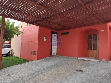 Casa en arriendo mensual en cerro moreno 10500, Antofagasta - 5 dormitorios, 3 baños