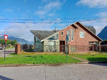 Casa en venta en Casa Central 4D 2B 1E en Puerto Aysen (172860), Aysén - 4 dormitorios, 2 baños