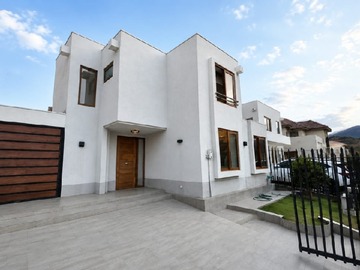 Casa en venta en Av los pozos 21460 ciudad de los valles pudahuel, Pudahuel - 4 dormitorios, 4 baños